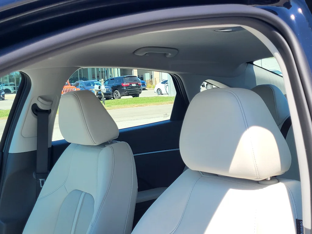 New 2026 Abyss Black Hyundai SE image 22