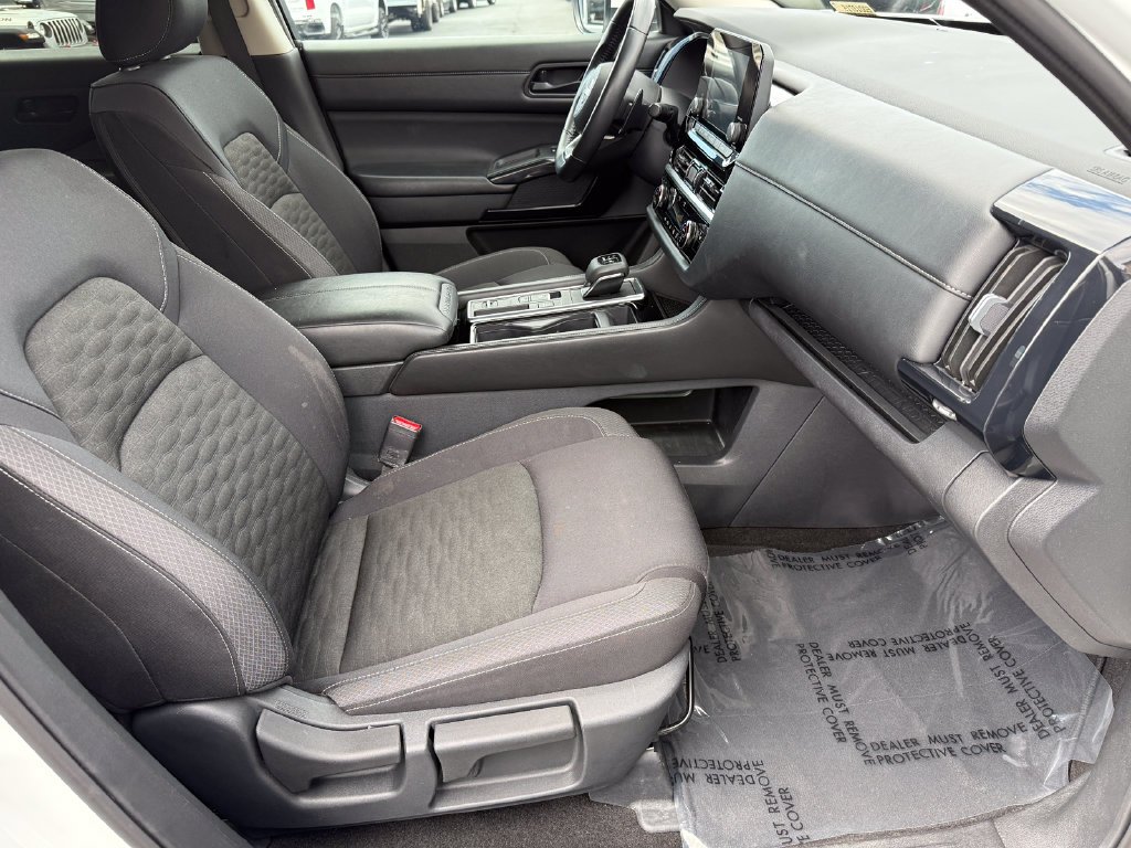 Used 2025 White Nissan SV image 15