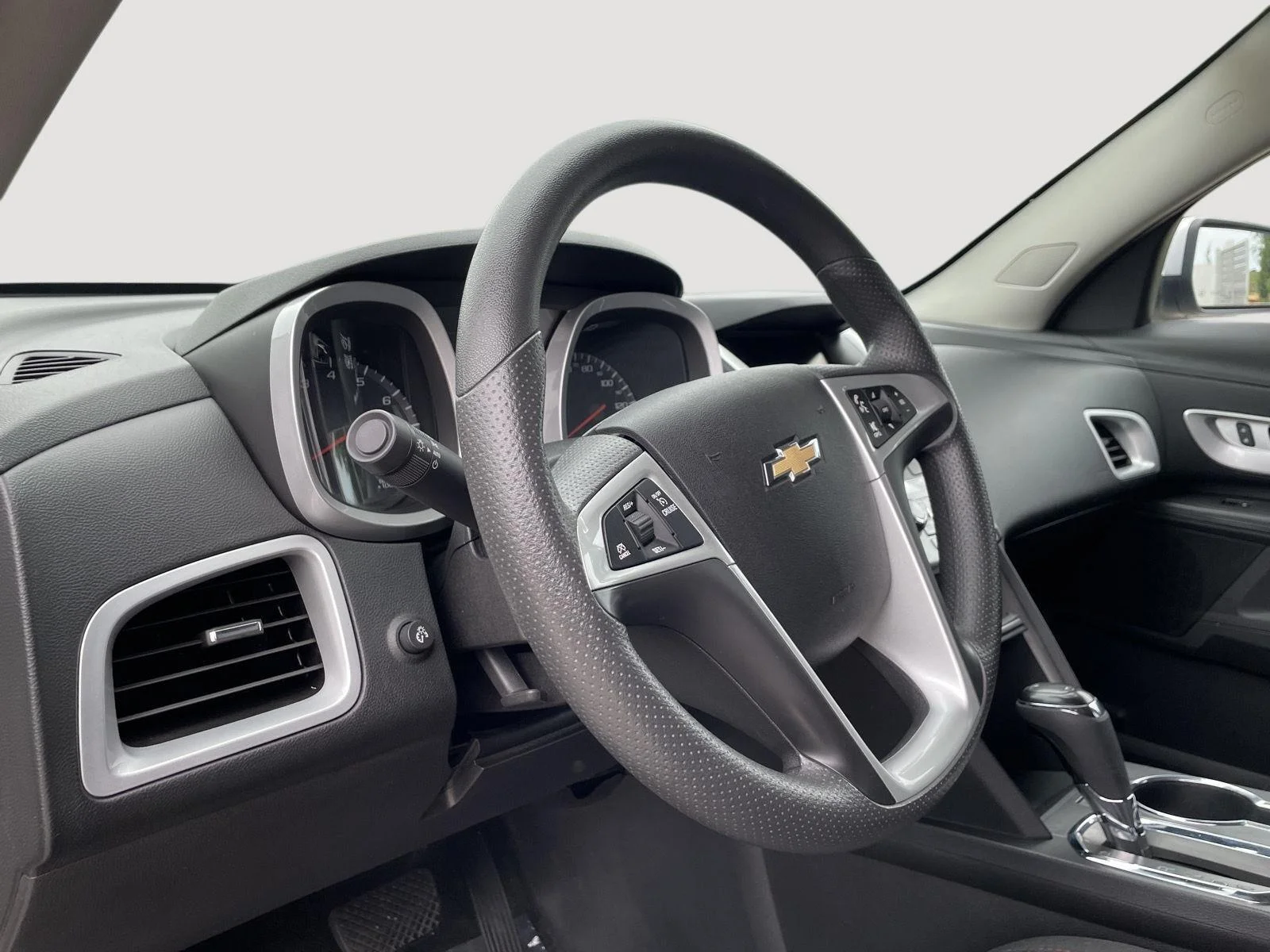 Used 2017 Silver Ice Metallic Chevrolet LT image 21