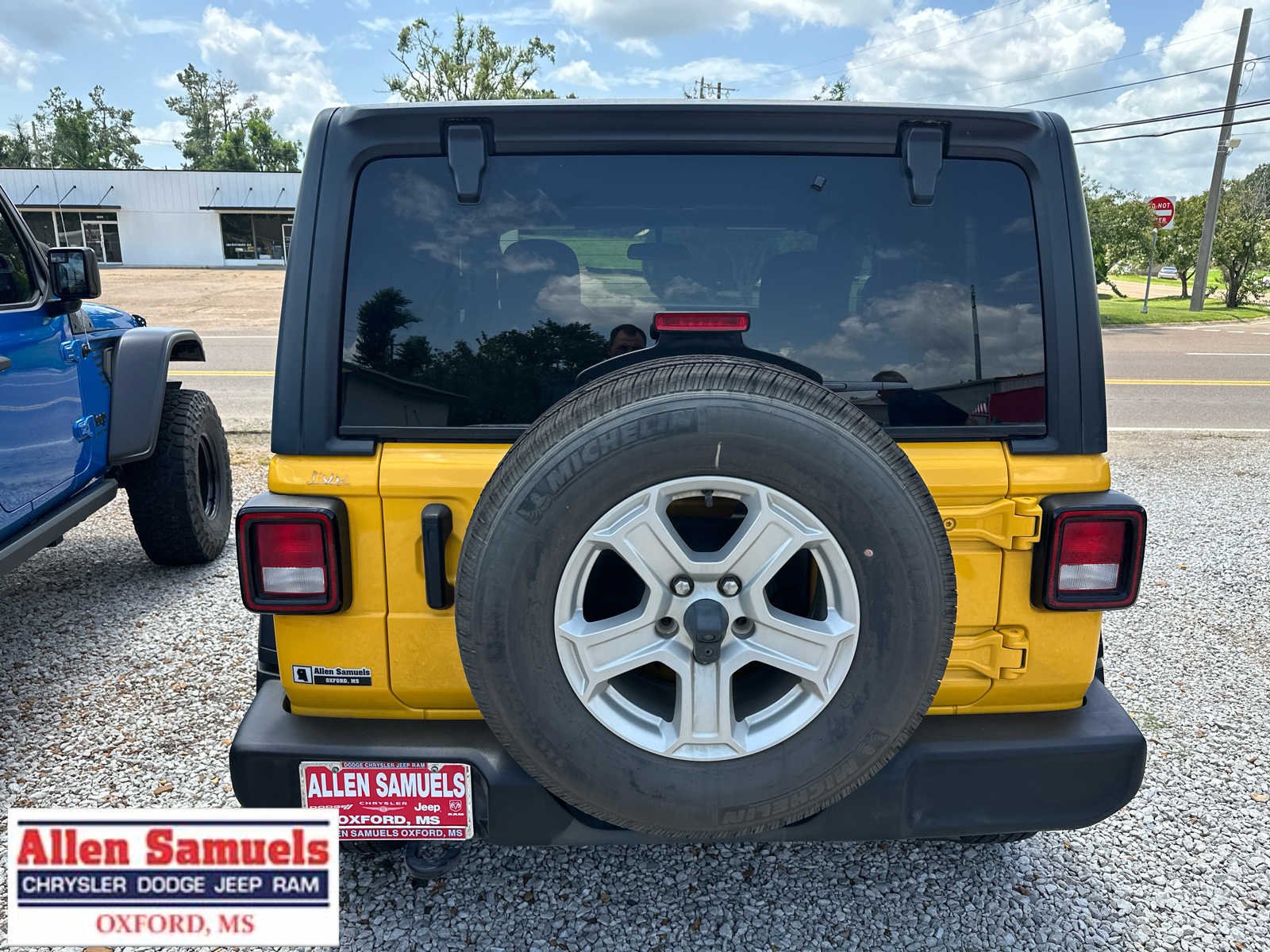 Used 2021 Hellayella Clearcoat Jeep Sport S image 4