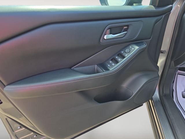 Used 2024 Gray Nissan SV image 10