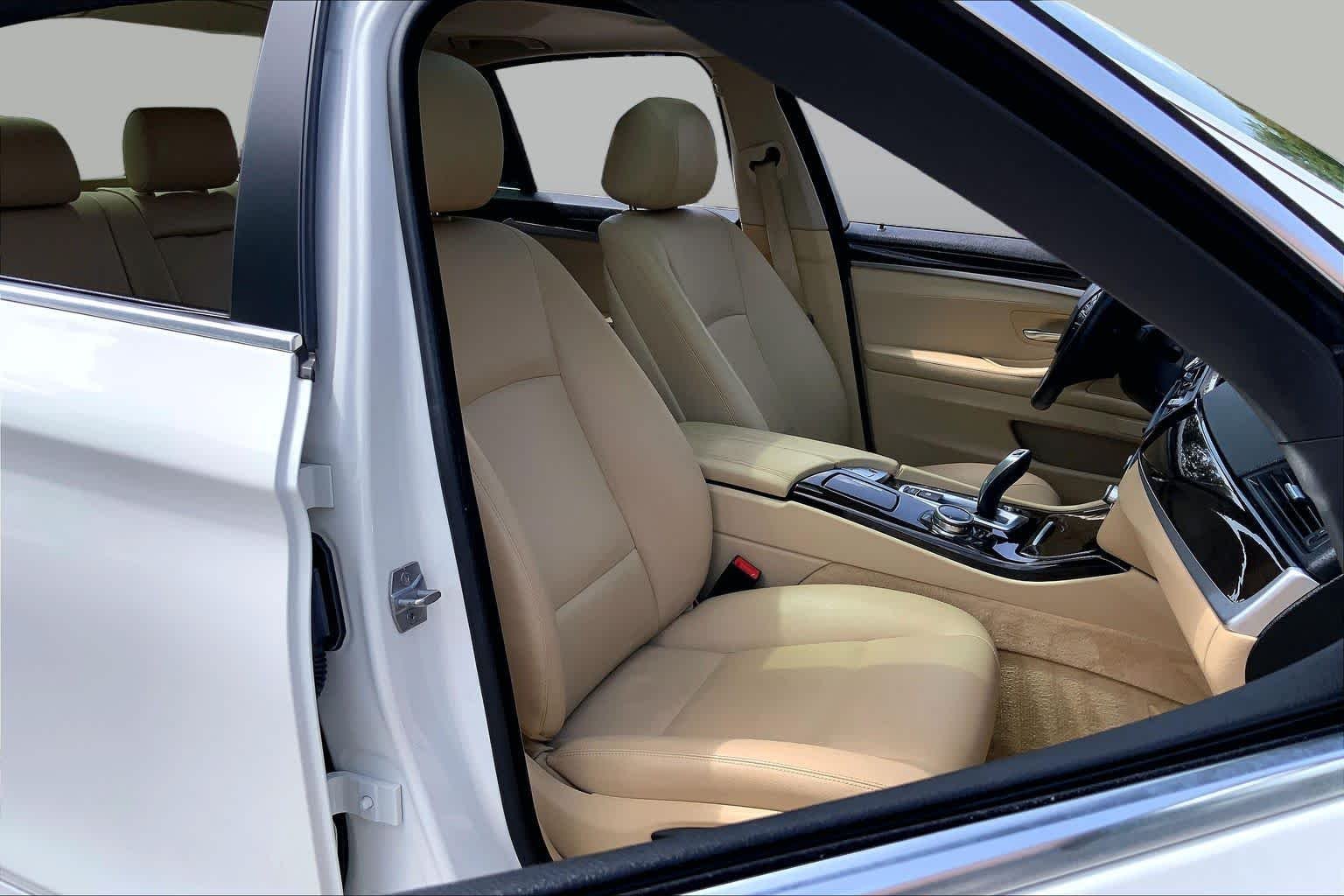 Used 2014 Mineral White Metallic BMW 535i xDrive image 9