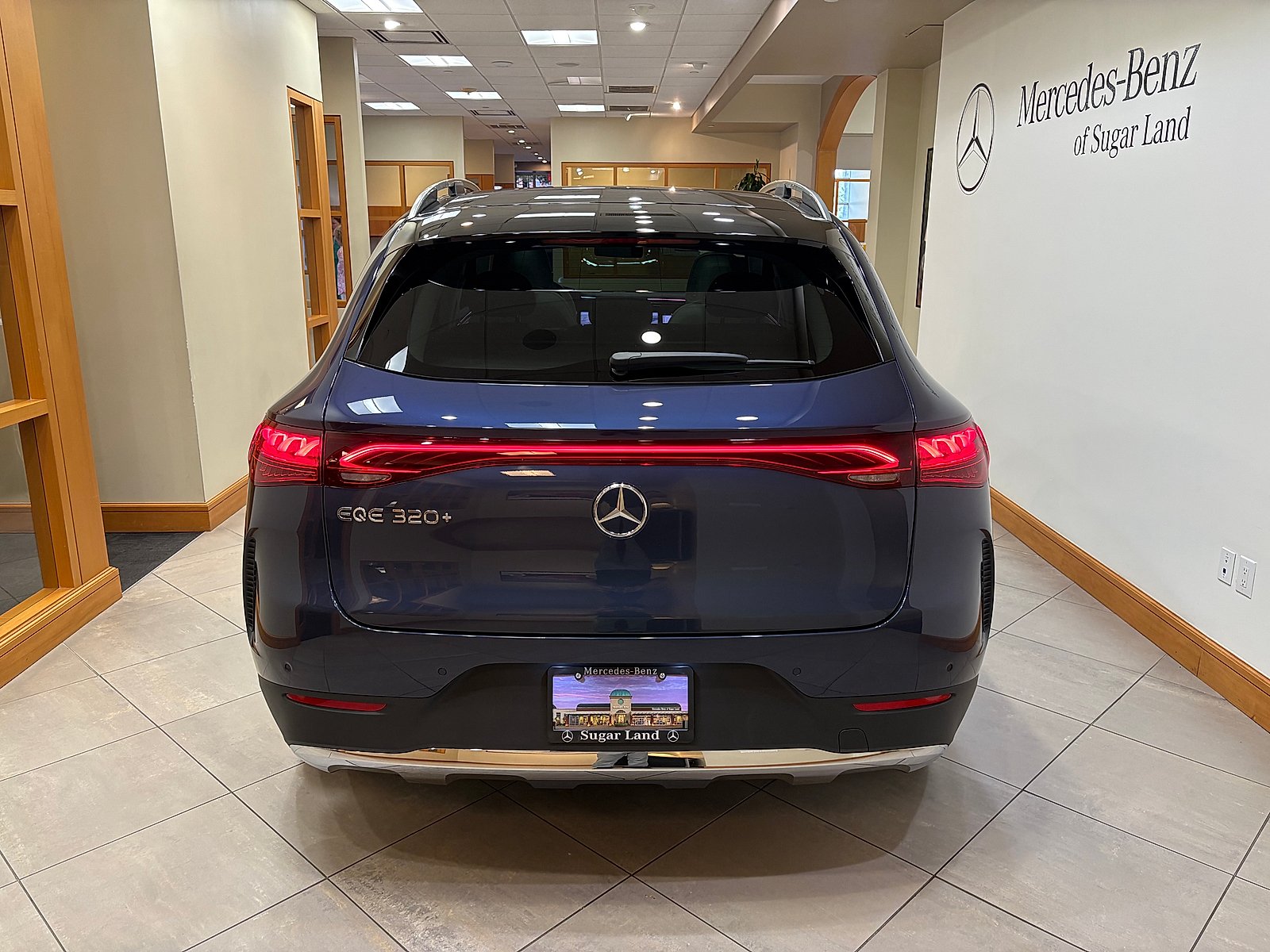 New 2027 Twilight Blue Metallic Mercedes-Benz EQE 320+ image 4