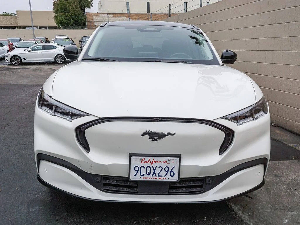 Used 2022 White Ford Premium image 2