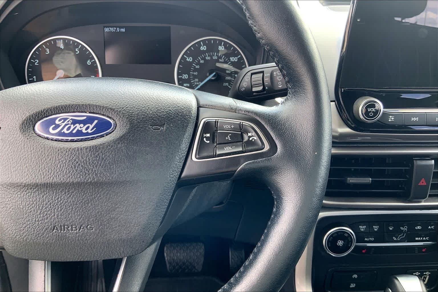 Used 2018 Lightning Blue Metallic Ford SE image 21