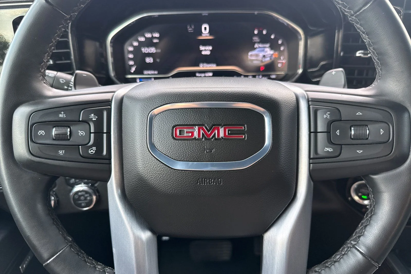 Used 2025  GMC Elevation image 22