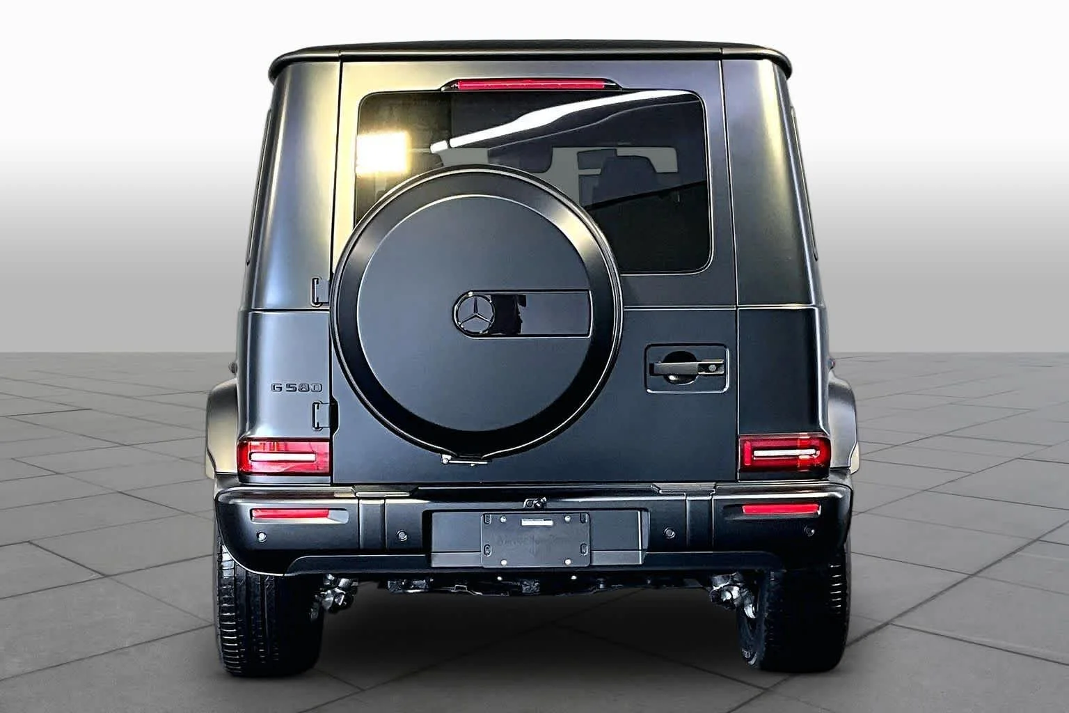 New 2027 MANUFAKTUR Night Black Magno Mercedes-Benz G 580e image 4