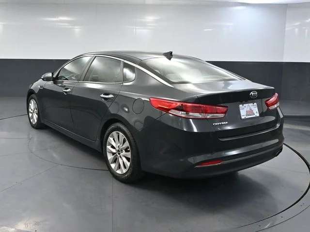 Used 2016 Green Kia LX image 6