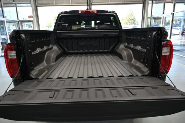 2026 GMC Canyon AT4 - Photo 7
