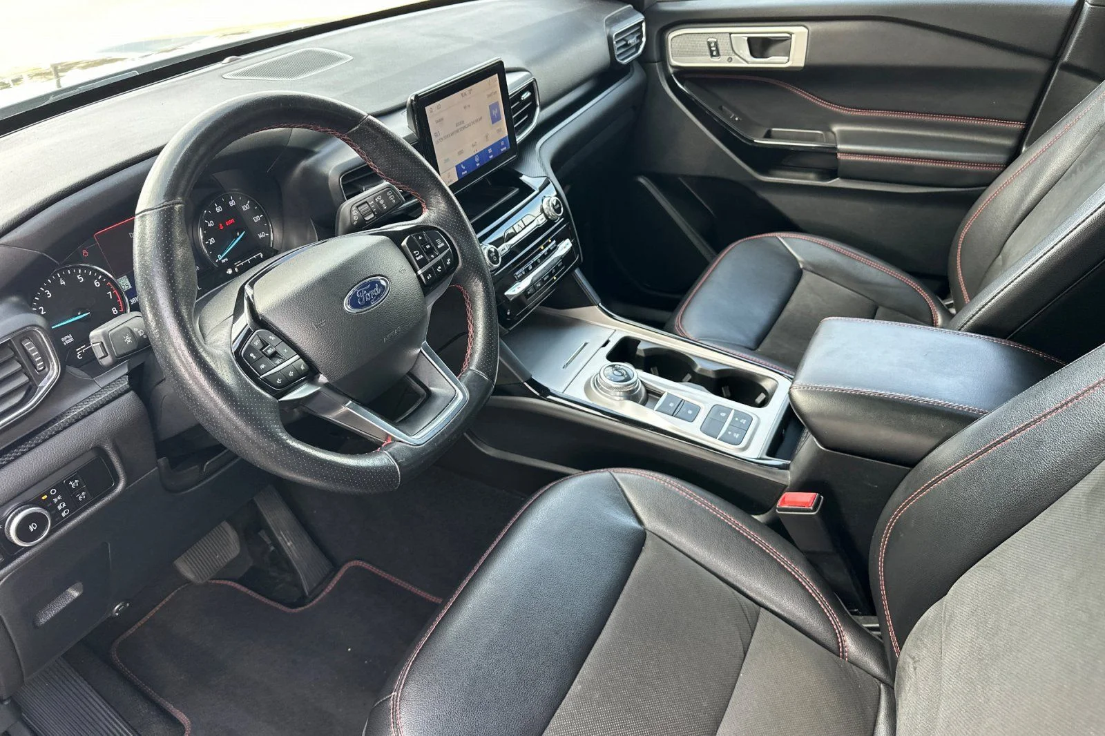 Used 2023 Gray Metallic Ford ST-Line image 9