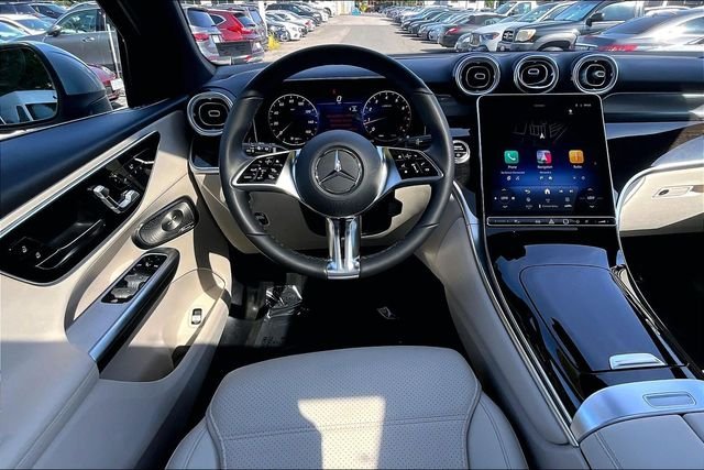 Used 2026 Silver Mercedes-Benz GLC 300 image 4