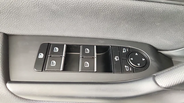 2025 Mazda CX-50 Premium Plus - Photo 10