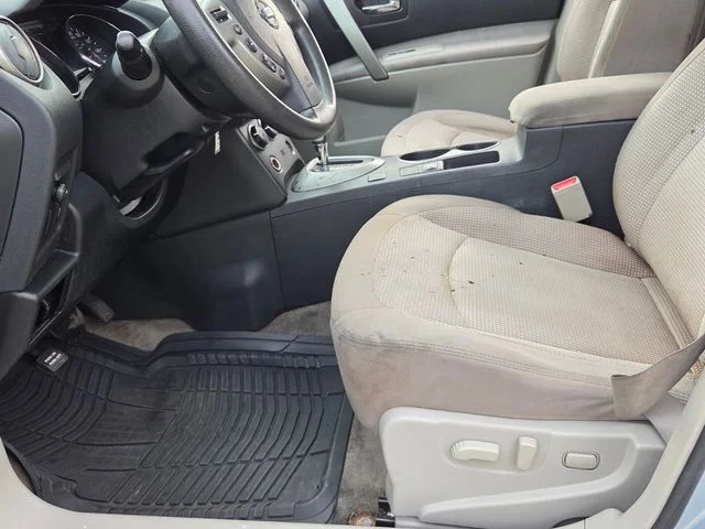 Used 2013 Blue Nissan S image 5