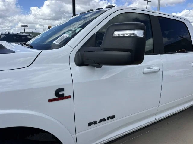 New 2027 Bright White Clear-Coat Exterior Paint RAM Limited image 10