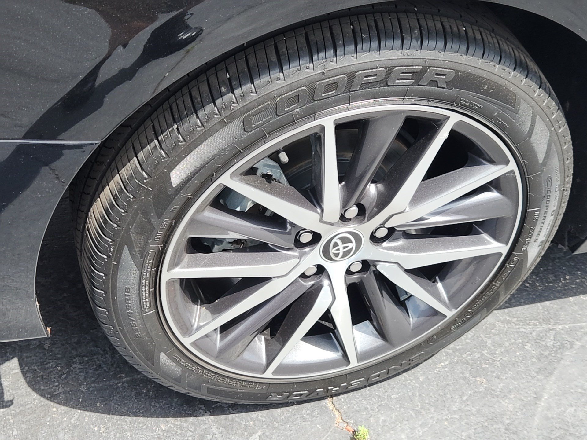 2022 Toyota Camry XLE - Photo 25
