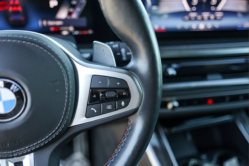 2026 BMW X5 M60i - Photo 13