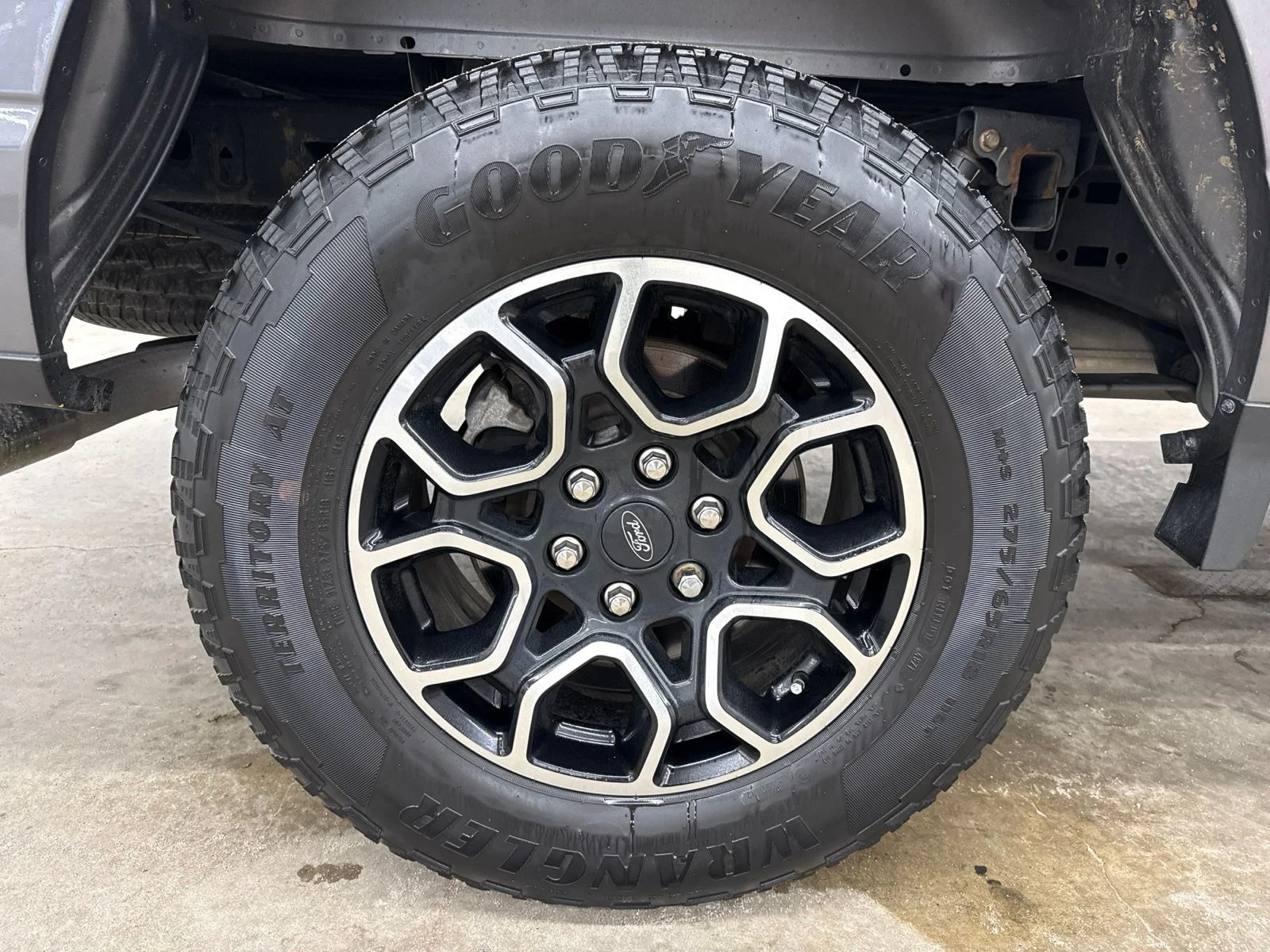 Used 2022 Gray Metallic Ford XLT image 10