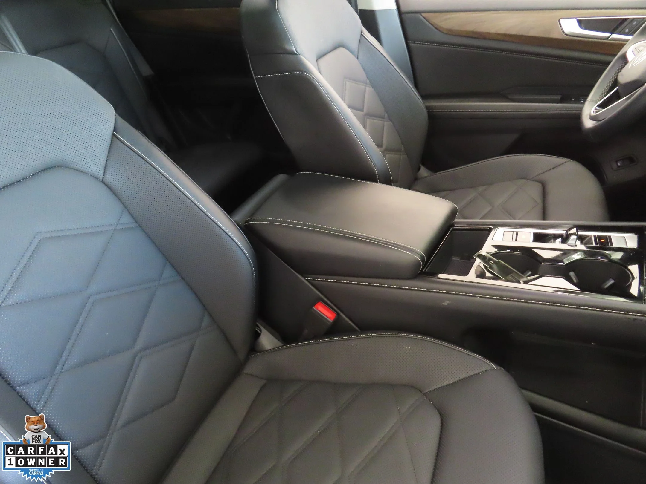 Used 2024 Black Volkswagen 2.0T SE w/Technology image 28