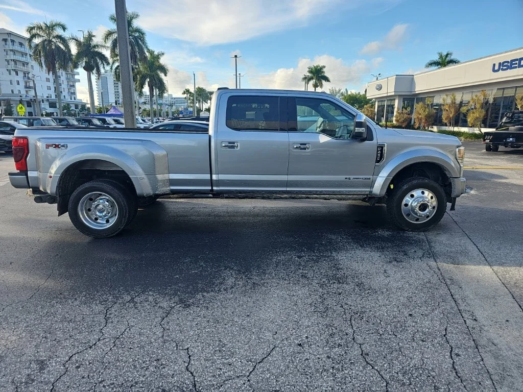 Used 2022 Silver Ford Platinum image 2