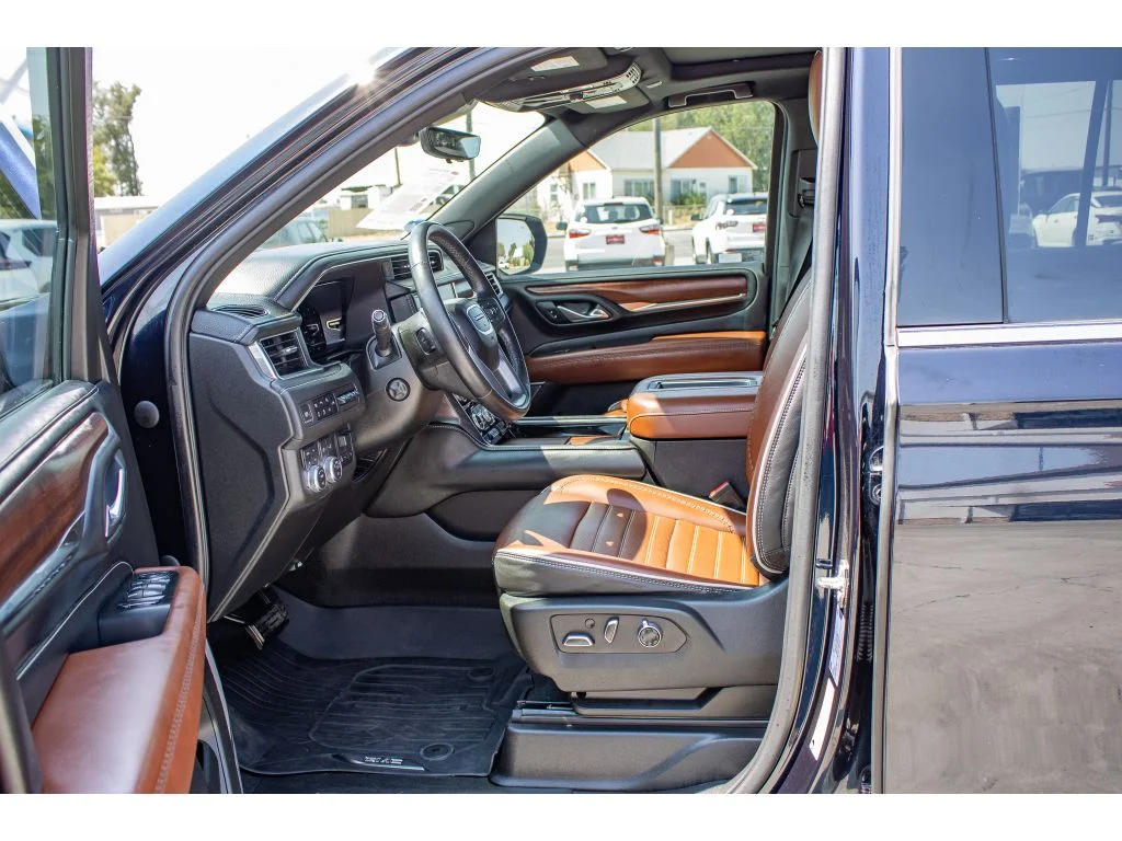 Used 2023 Midnight Blue Metallic GMC Denali Ultimate image 28