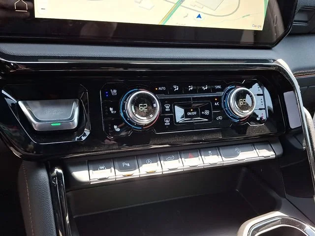 New 2026 Summit White GMC AT4 image 15