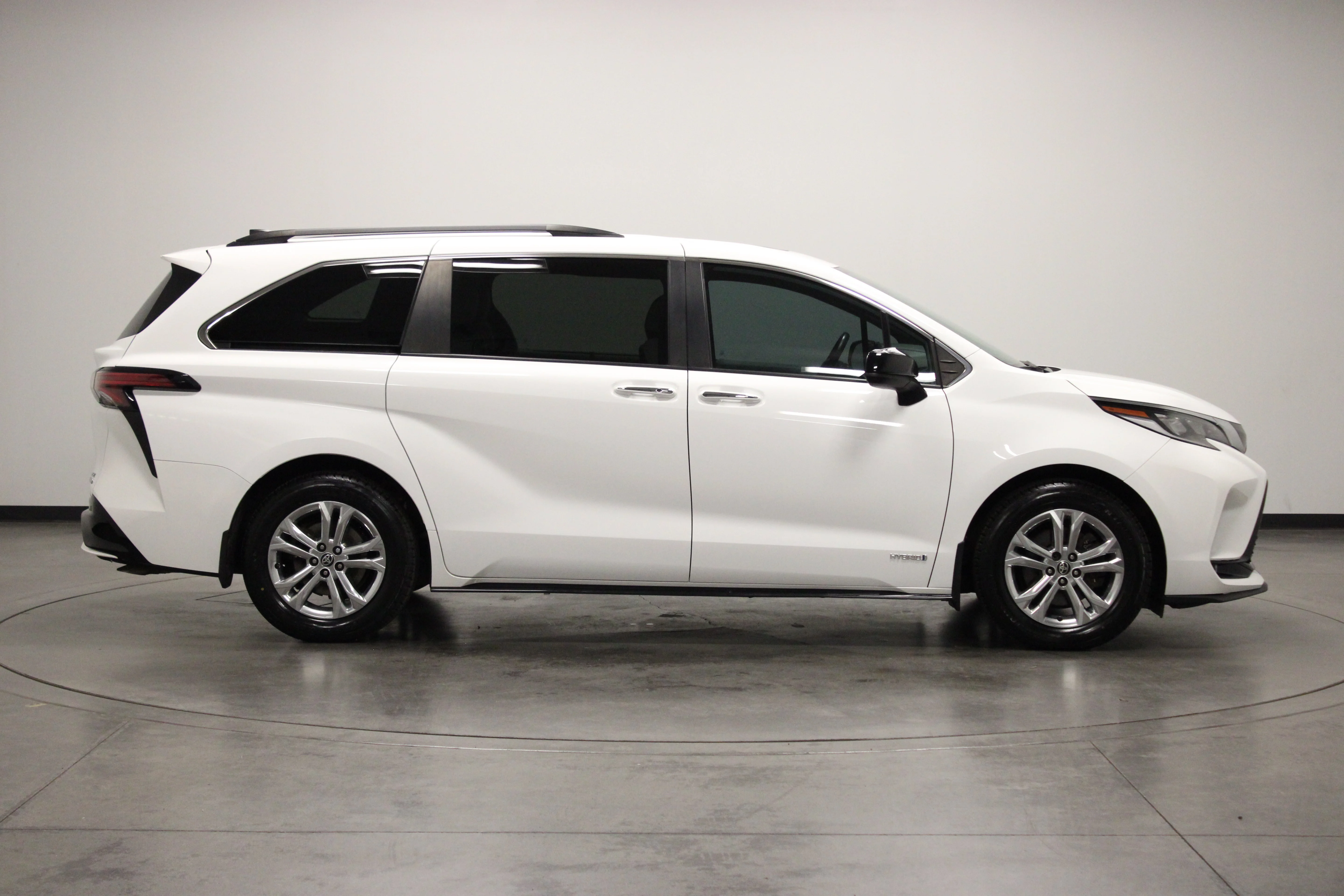 Used 2021 White Toyota XSE image 9