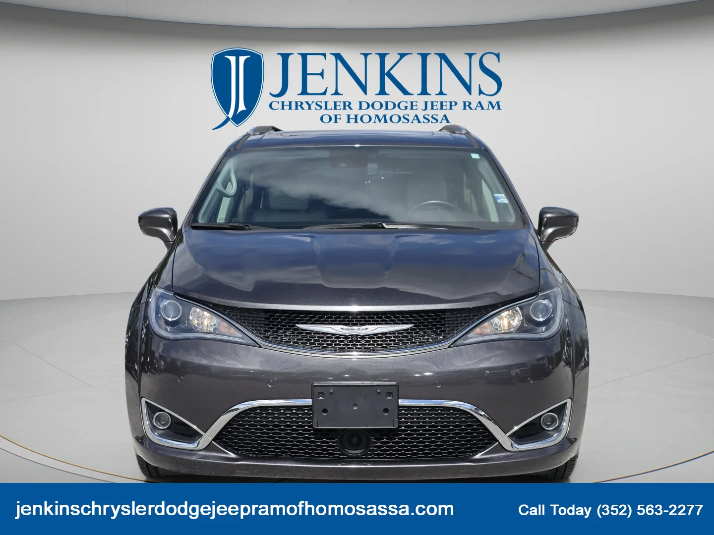 Used 2020 Granite Crystal Metallic Clearcoat Chrysler Touring L Plus image 12