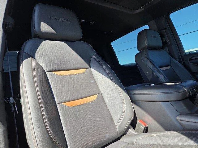 Used 2022 Titanium Rush Metallic GMC AT4 image 32