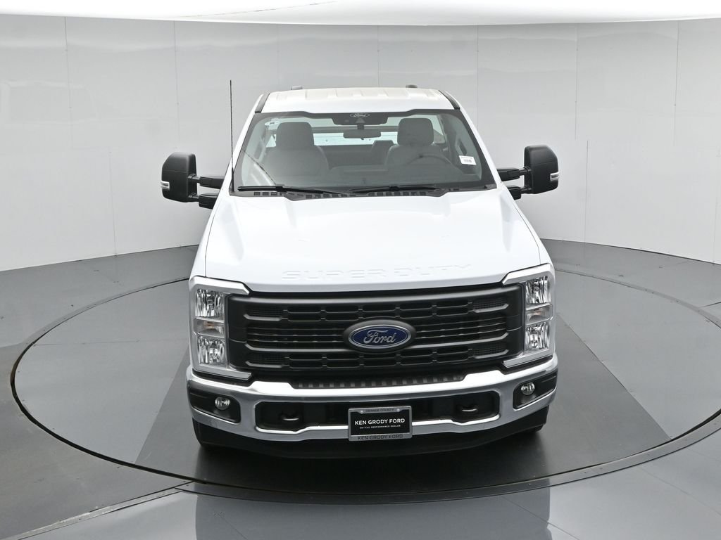 New 2026 Oxford White Ford XL image 32