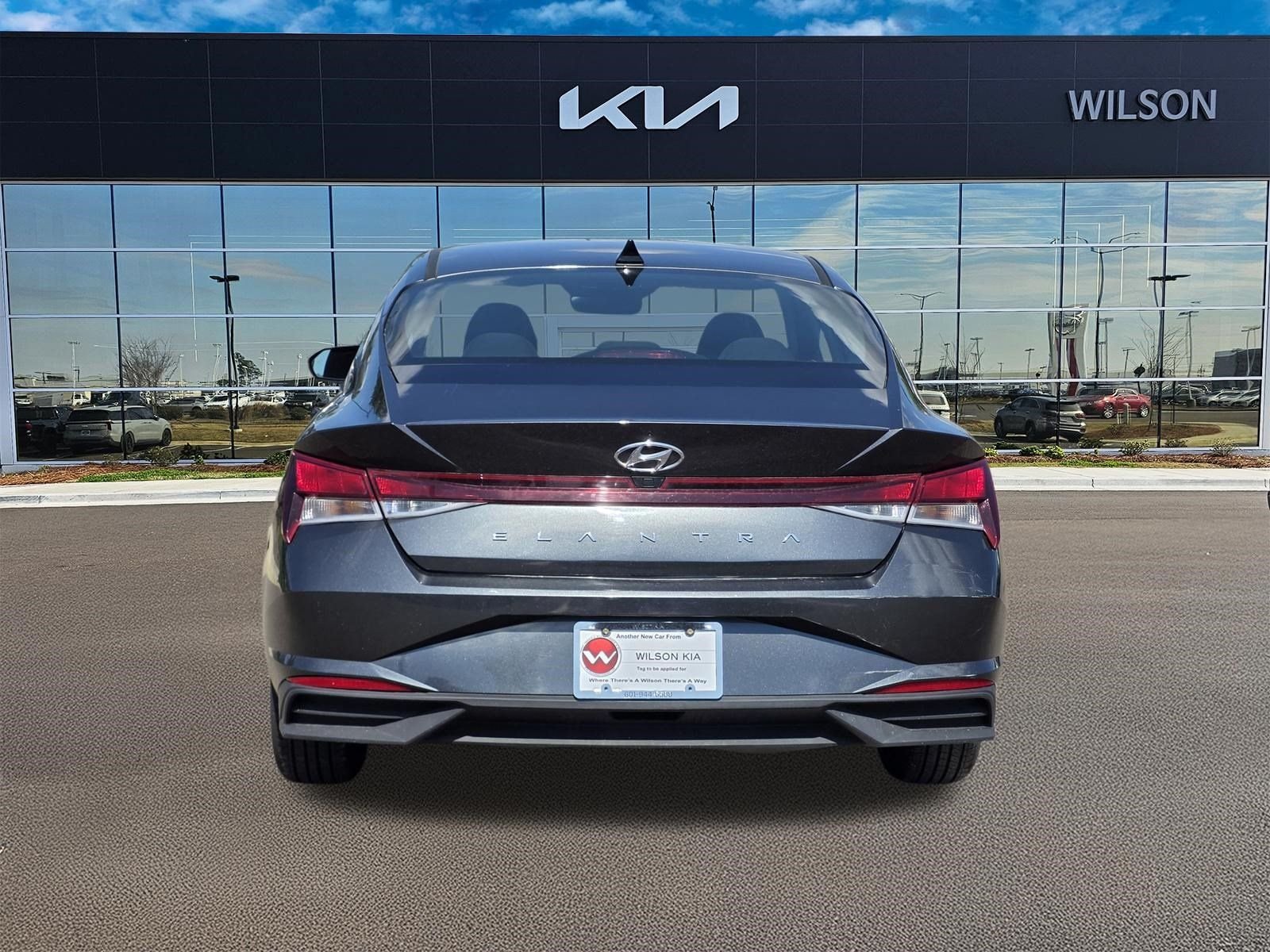 Used 2023 Gray Hyundai SEL image 5