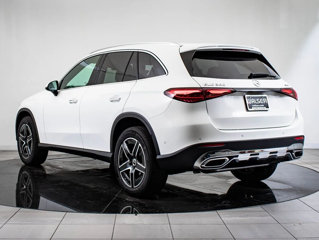 Used 2026 Polar White Mercedes-Benz GLC 300 image 11