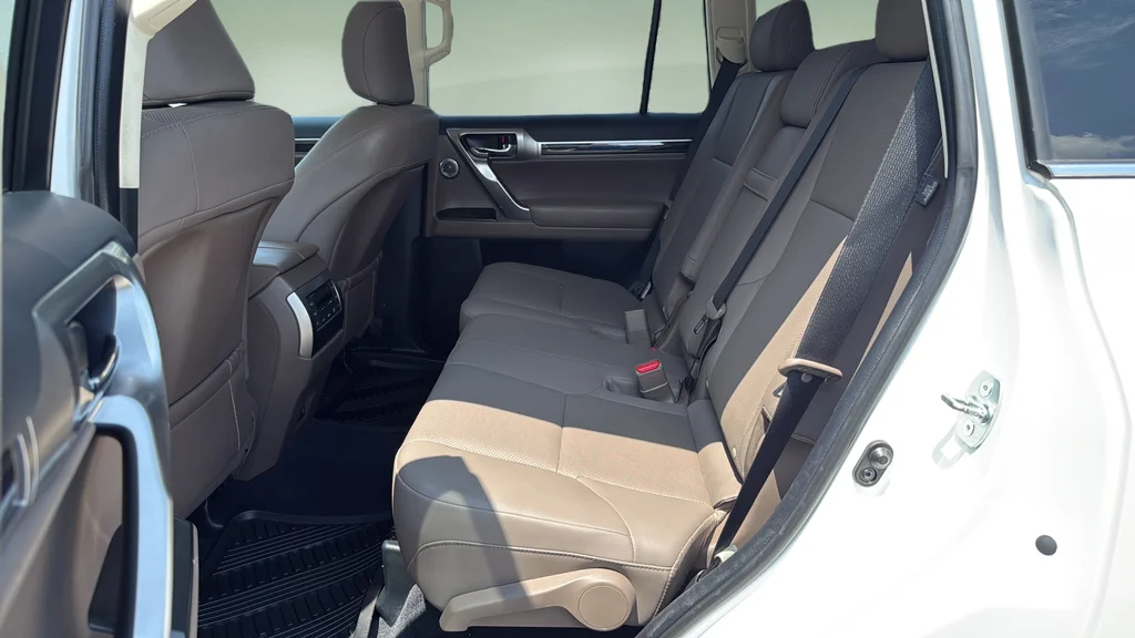 Certified Used 2022  Lexus 460 image 15