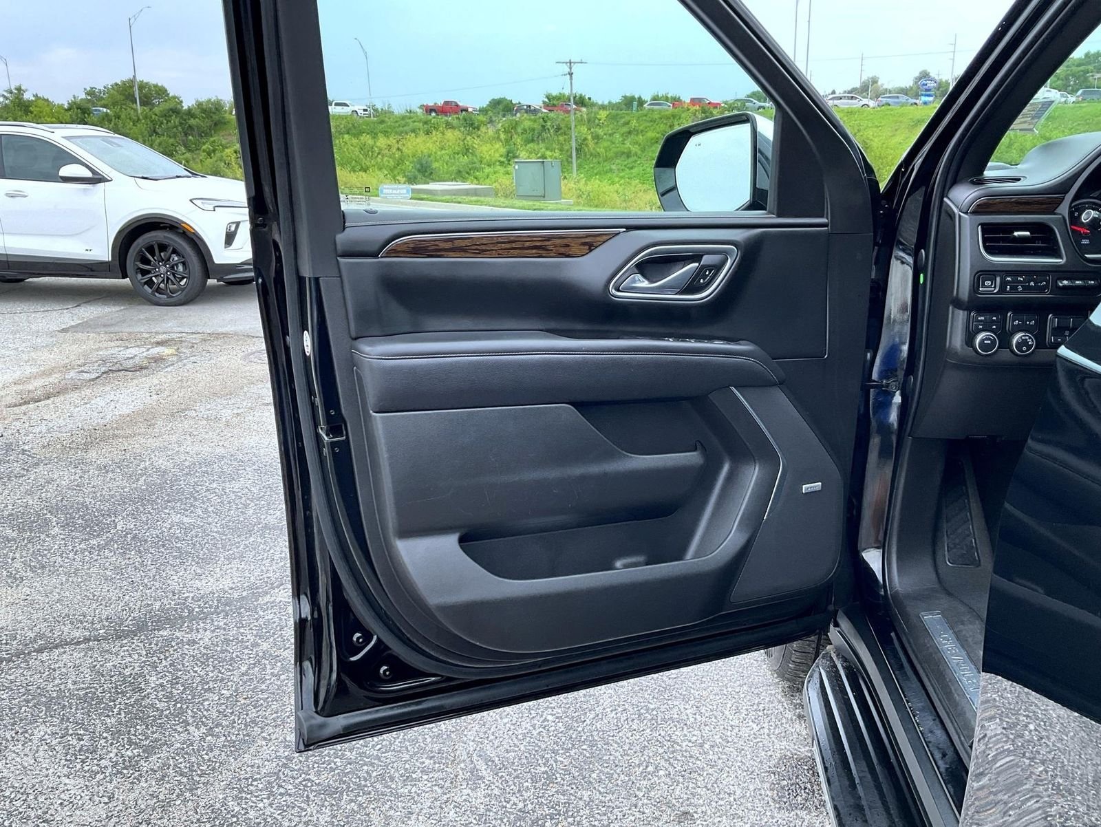 Used 2021 Black Chevrolet Premier image 9