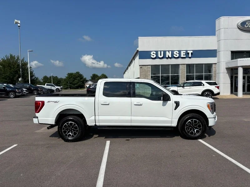 Used 2023 Oxford White Ford XLT image 2
