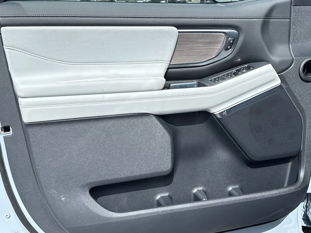 New 2026 Gray Ford Platinum image 21