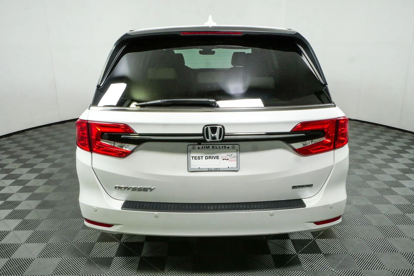 Used 2024 Platinum White Pearl Honda Touring image 28