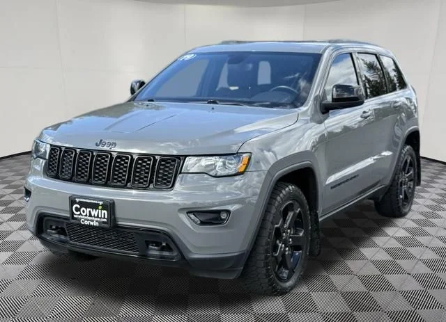 Used 2019 Sting Gray Clearcoat Jeep Laredo image 5