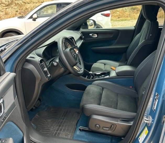 Certified Used 2023 Blue Metallic Volvo Plus image 2