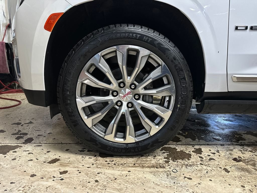 Used 2021  GMC Denali image 11