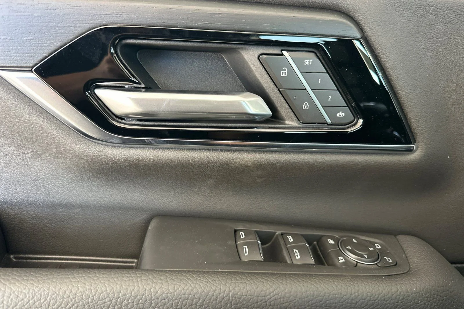 2026 GMC Yukon XL Denali - Photo 12