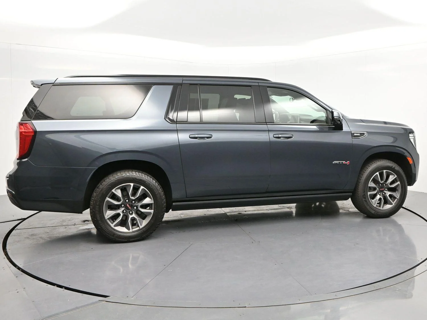 Used 2021 Dark Sky Metallic GMC AT4 image 8