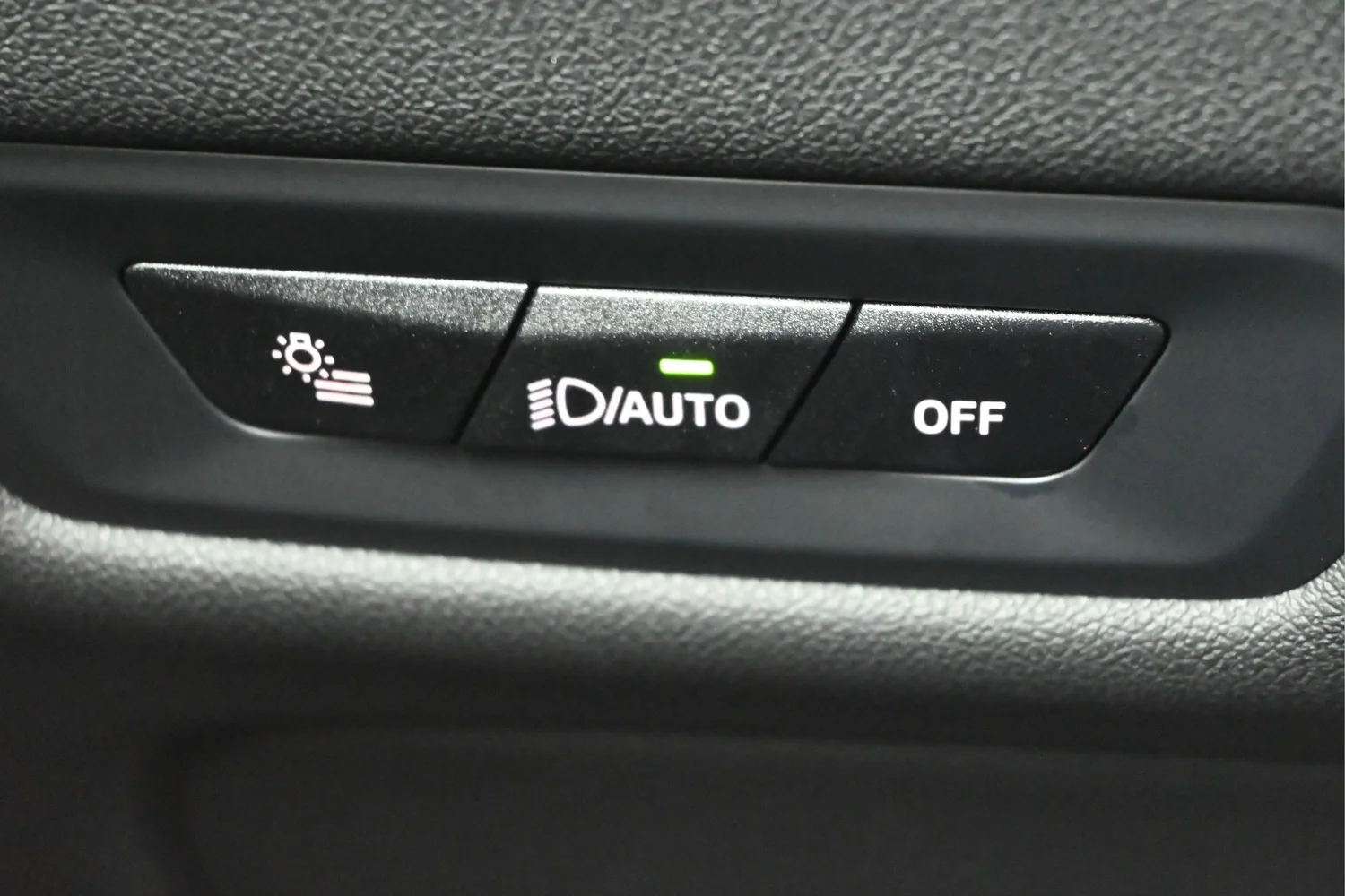 Used 2026 White BMW xDrive40i image 19