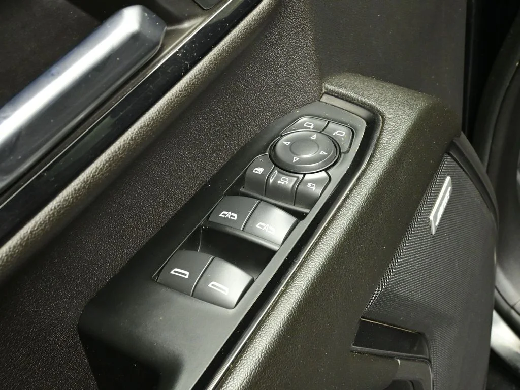 Used 2024 Onyx Black GMC AT4 image 18