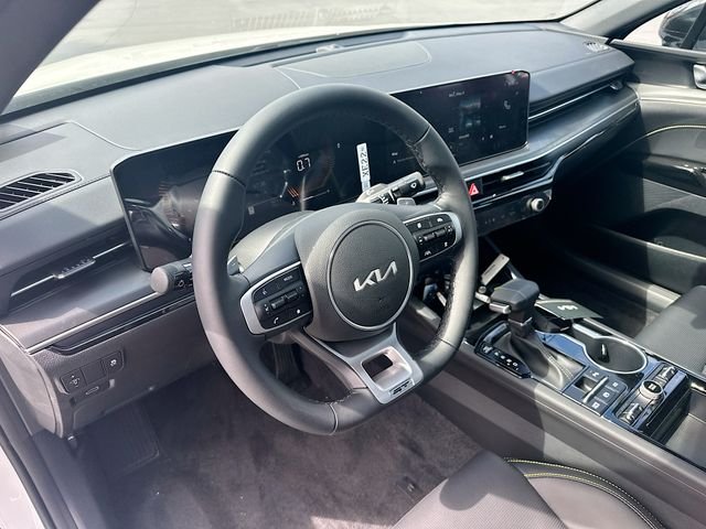 New 2026 Snow White Pearl Kia GT image 9