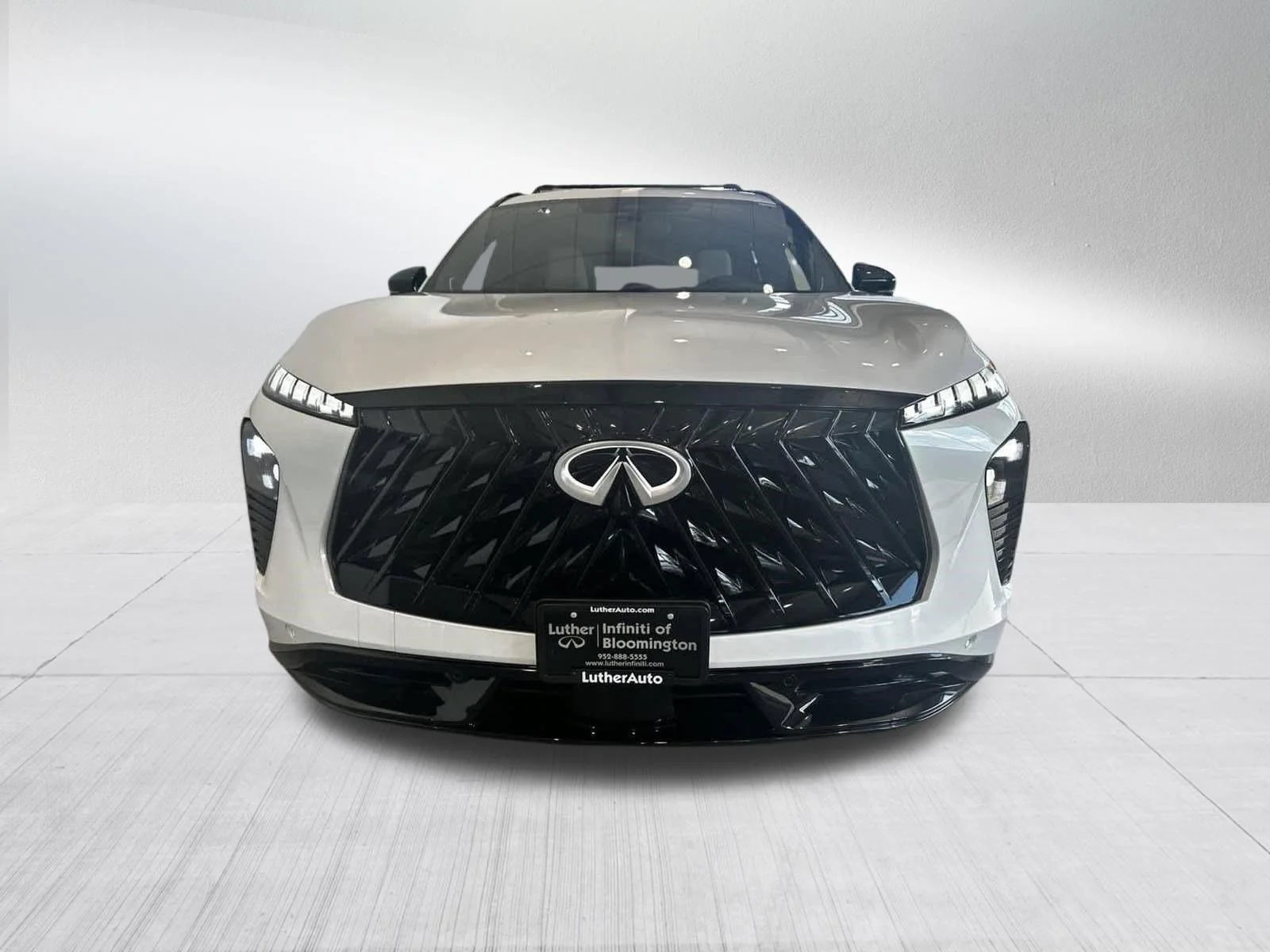 New 2027 RADIANT WHITE INFINITI Sport AWD image 4