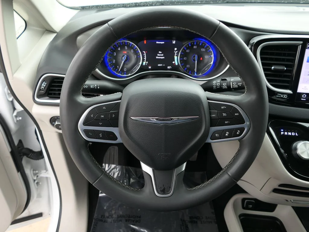 Used 2023 White Chrysler Touring L image 15