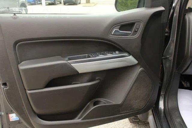 Used 2016 Cyber Gray Metallic Chevrolet 4WD LT image 13
