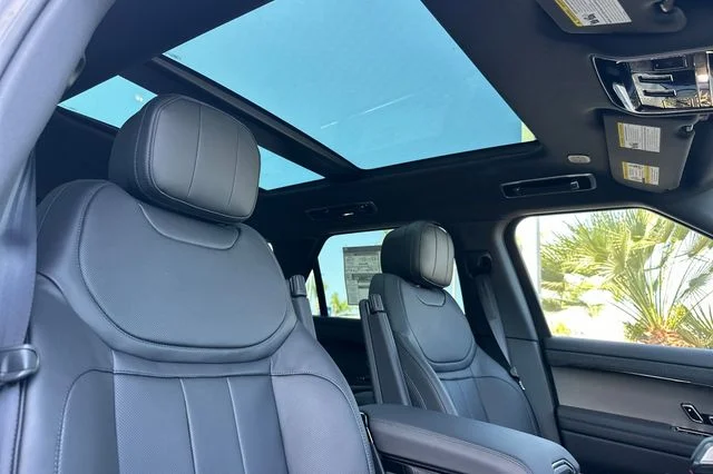 New 2027 Constellation Blue Ultra Metallic Gloss Land Rover Dynamic SE image 16