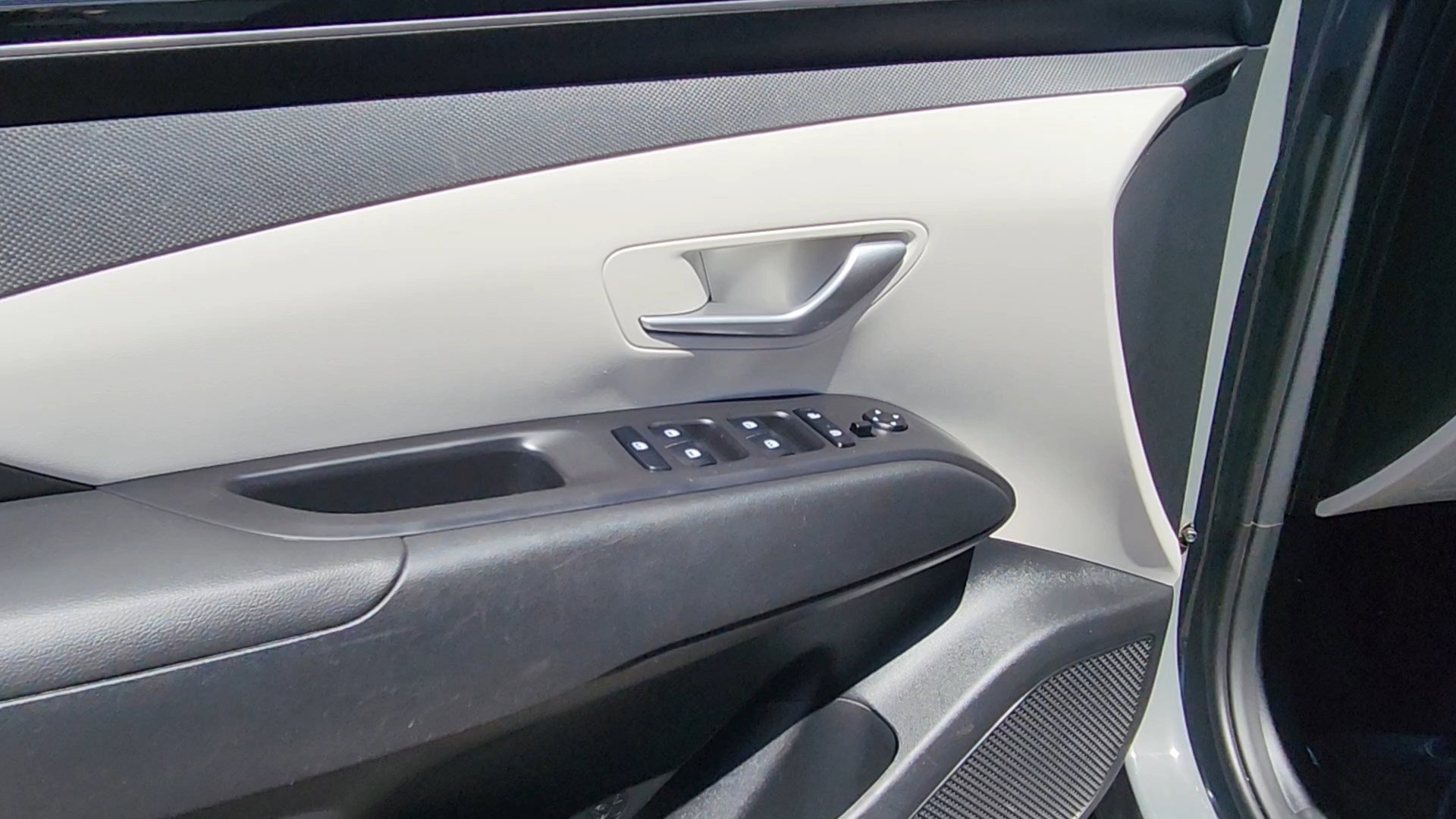 Used 2024 Hampton Gray Hyundai SEL image 25