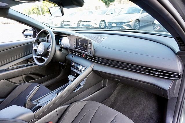 Used 2026 Gray Hyundai SEL Sport image 9